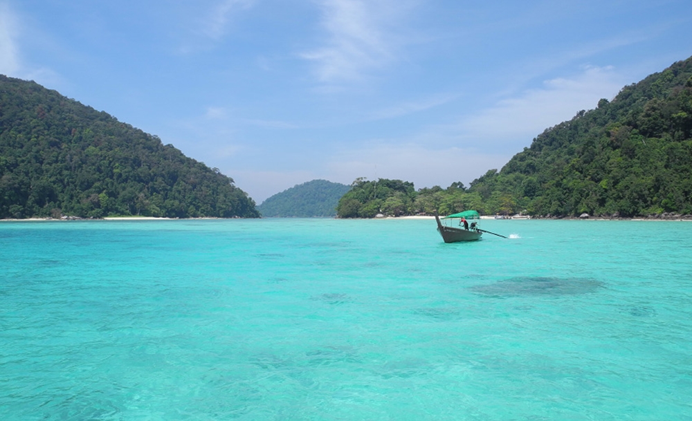 Thailand closes 14 more dive sites due to tourism damage ...