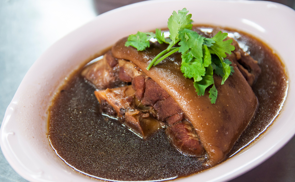 Where to Have Khao Kha Moo (Braised Pork Leg with Rice) in Bangkok | BK ...