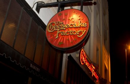170203-cheesecake-factory-explosion-feature.jpg