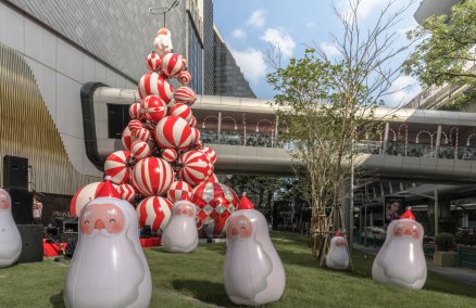 Central Embassy's "Rotating Candy Christmas Tree"