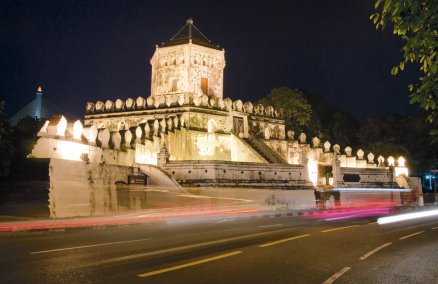 Phra Sumen Fort