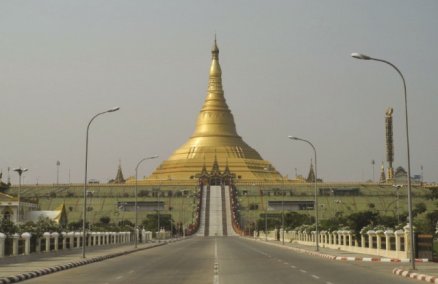 Nay Pyi Taw by Axel Drainville