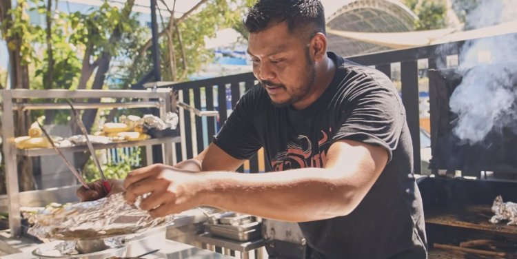 Chef Bank during Aromkwan x Tapori pop-up event in 2024 / Photo: Chef Bank's Instagram