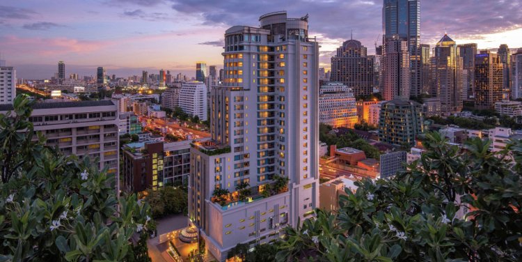 Staying for the Weekend: Phloen Chit