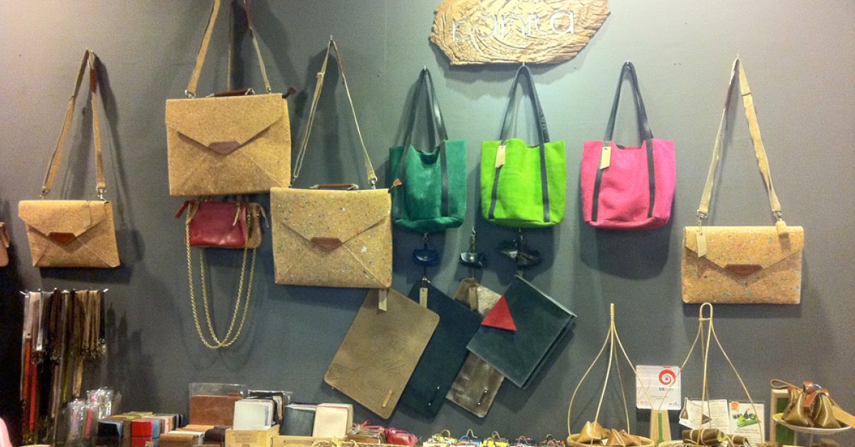 Handbags on Display at Chatuchak Market in Bangko Editorial Image - Image  of handbags, jatujak: 74010030