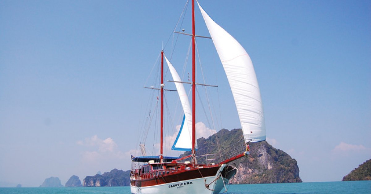 renting a yacht in thailand