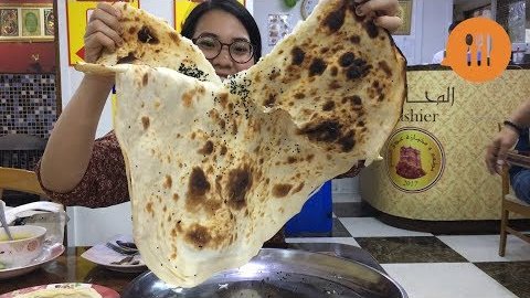 Embedded thumbnail for Yemeni restaurant in Bangkok serves world&amp;#039;s biggest naan