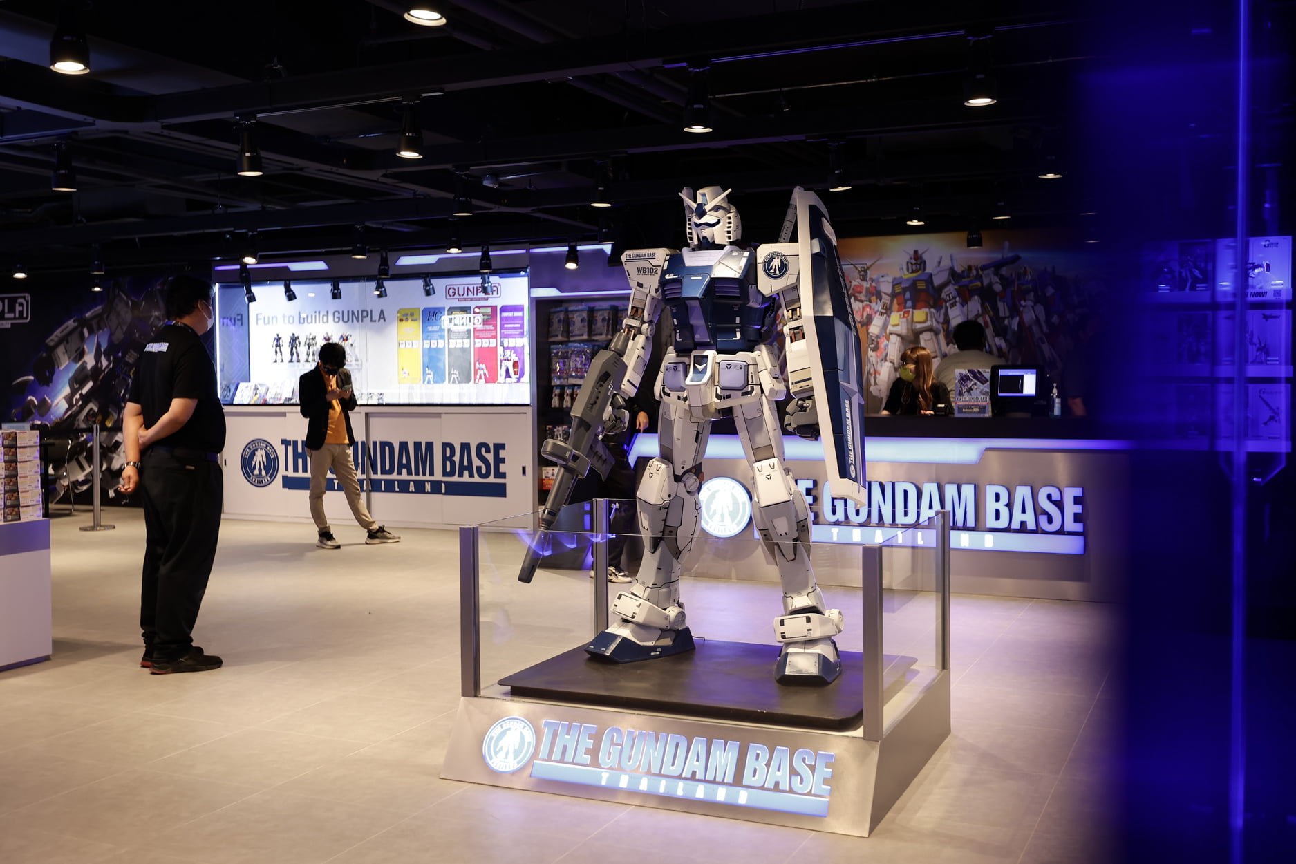 the-gundam-base-store-opens-at-siam-center-bk-magazine-online