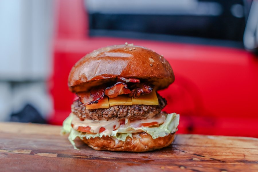 Daniel Thaiger burger in Thailand